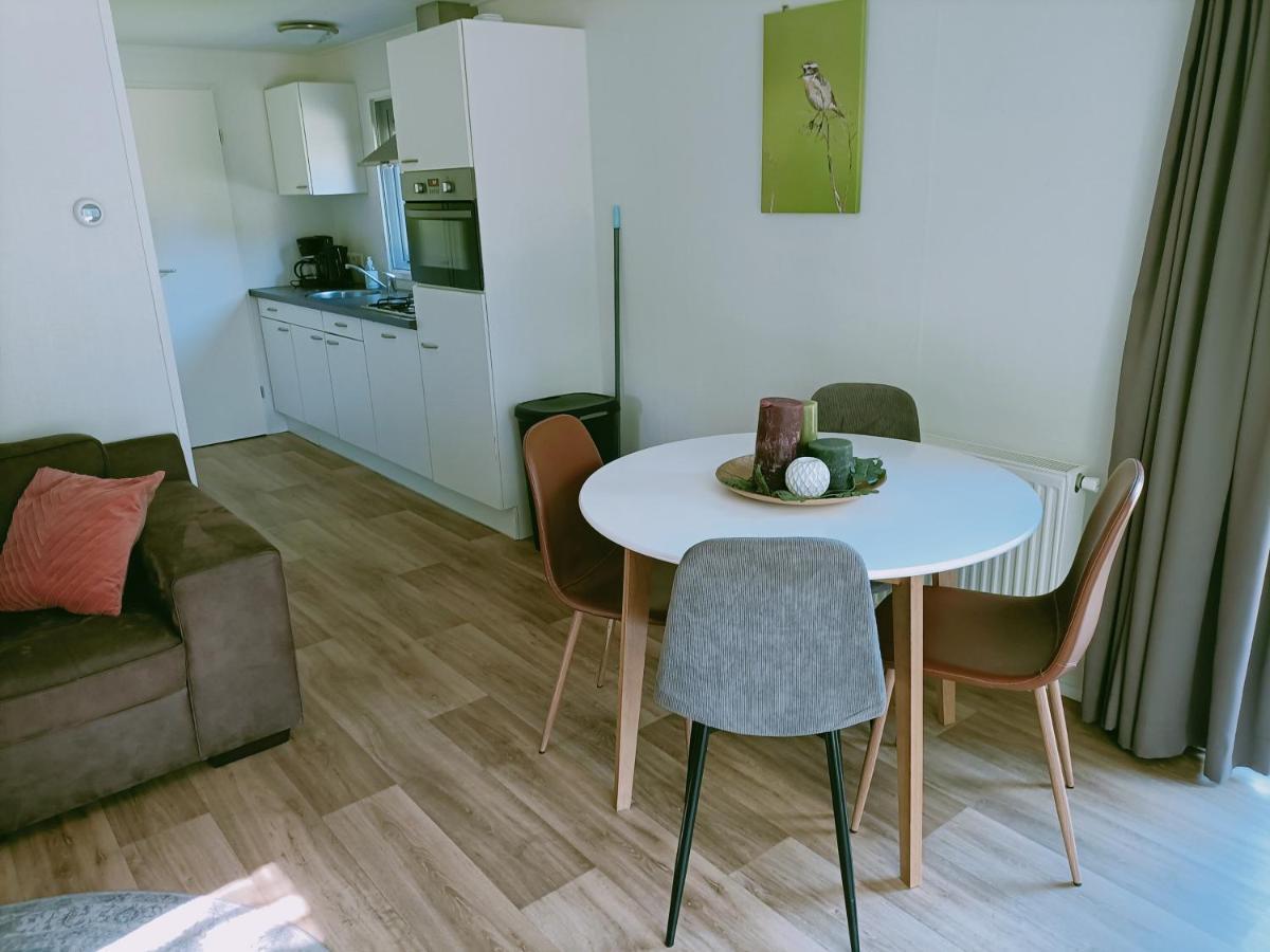 4P Chalet Tolve Met 4 Fietsen Vlakbij Natuurgebieden Drents Friese Wold, Fochteloerveen En Gevangenisdorp Veenhuizen Oosterwolde  Exterior foto